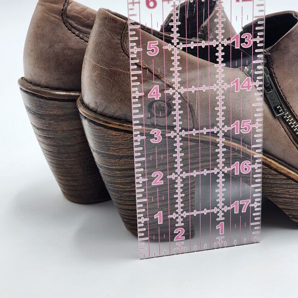 Born Famke Taupe Leather Heeled Clog Booties Size 7.5 - Picture 11 of 11